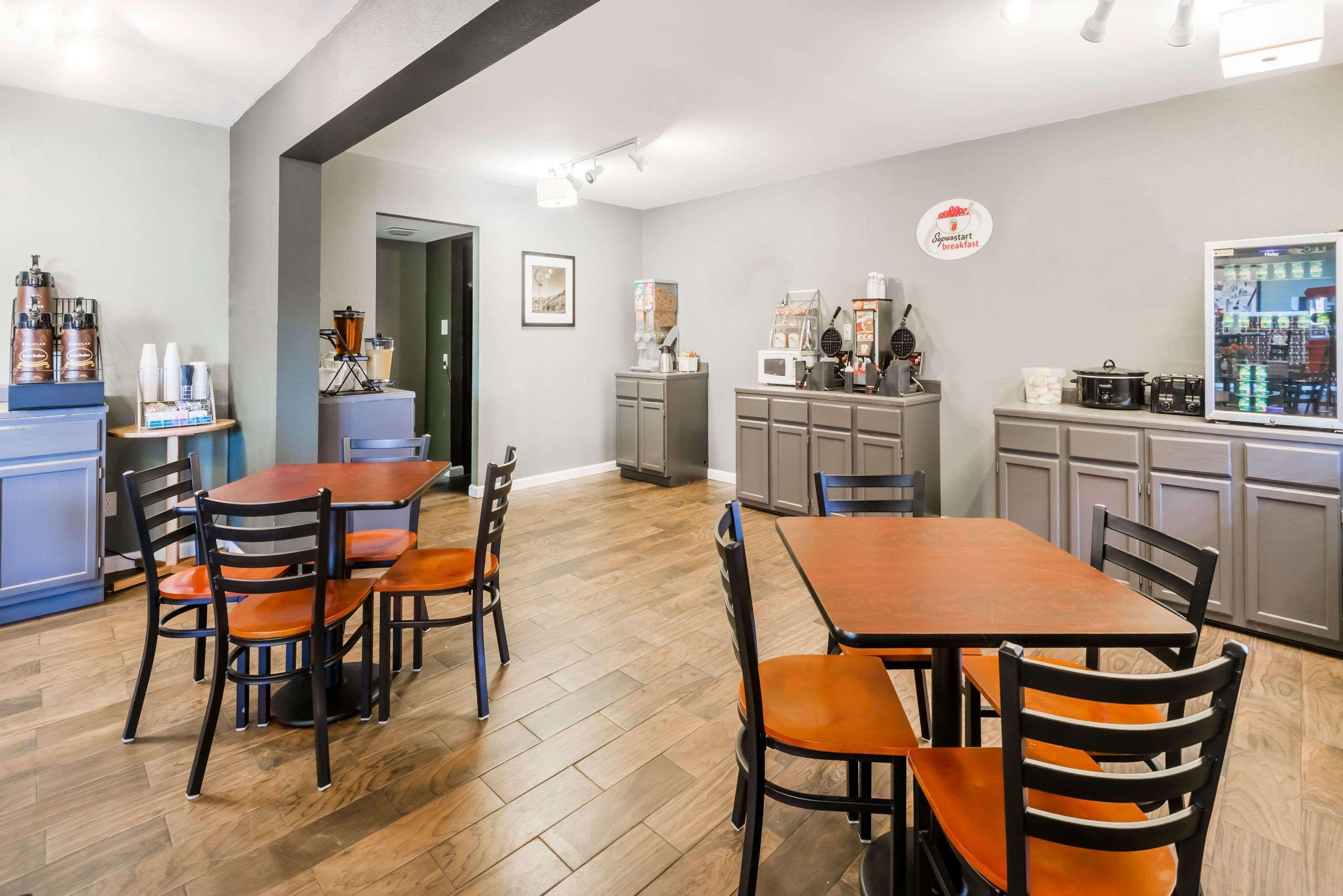 Deluxe Inn & Suites Junction City Eksteriør bilde