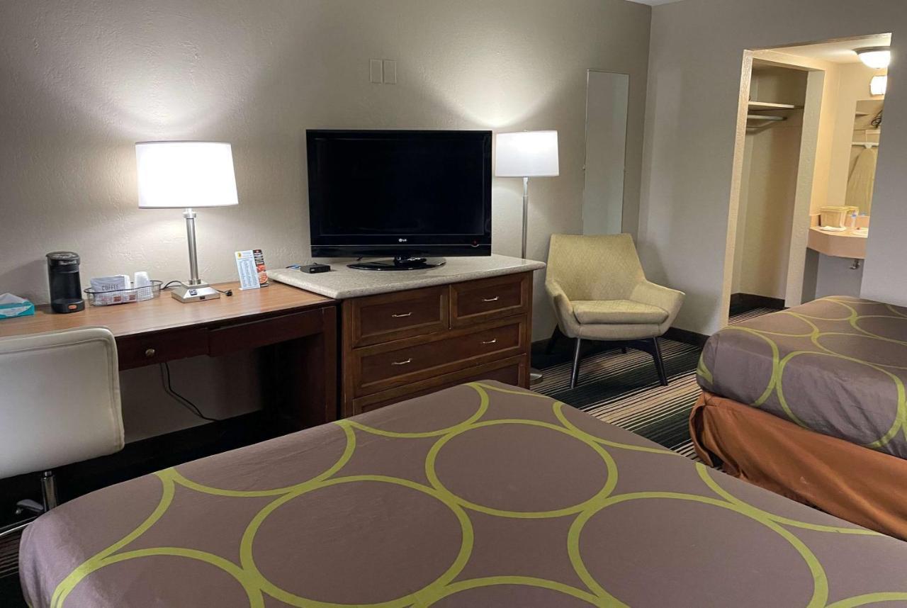 Deluxe Inn & Suites Junction City Eksteriør bilde