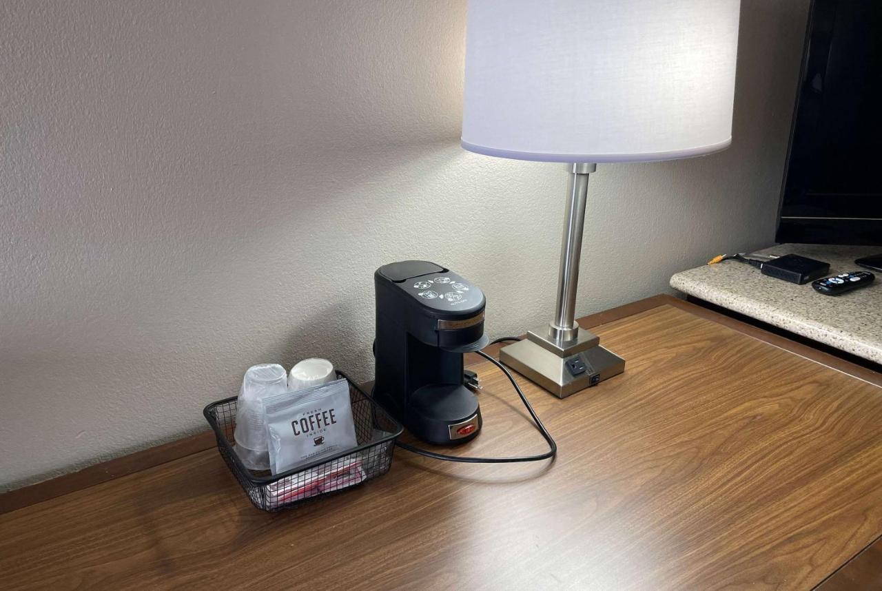 Deluxe Inn & Suites Junction City Eksteriør bilde