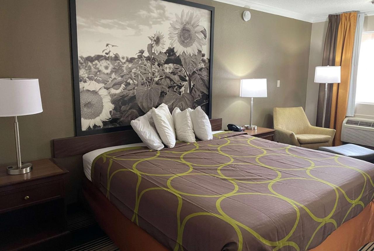 Deluxe Inn & Suites Junction City Eksteriør bilde