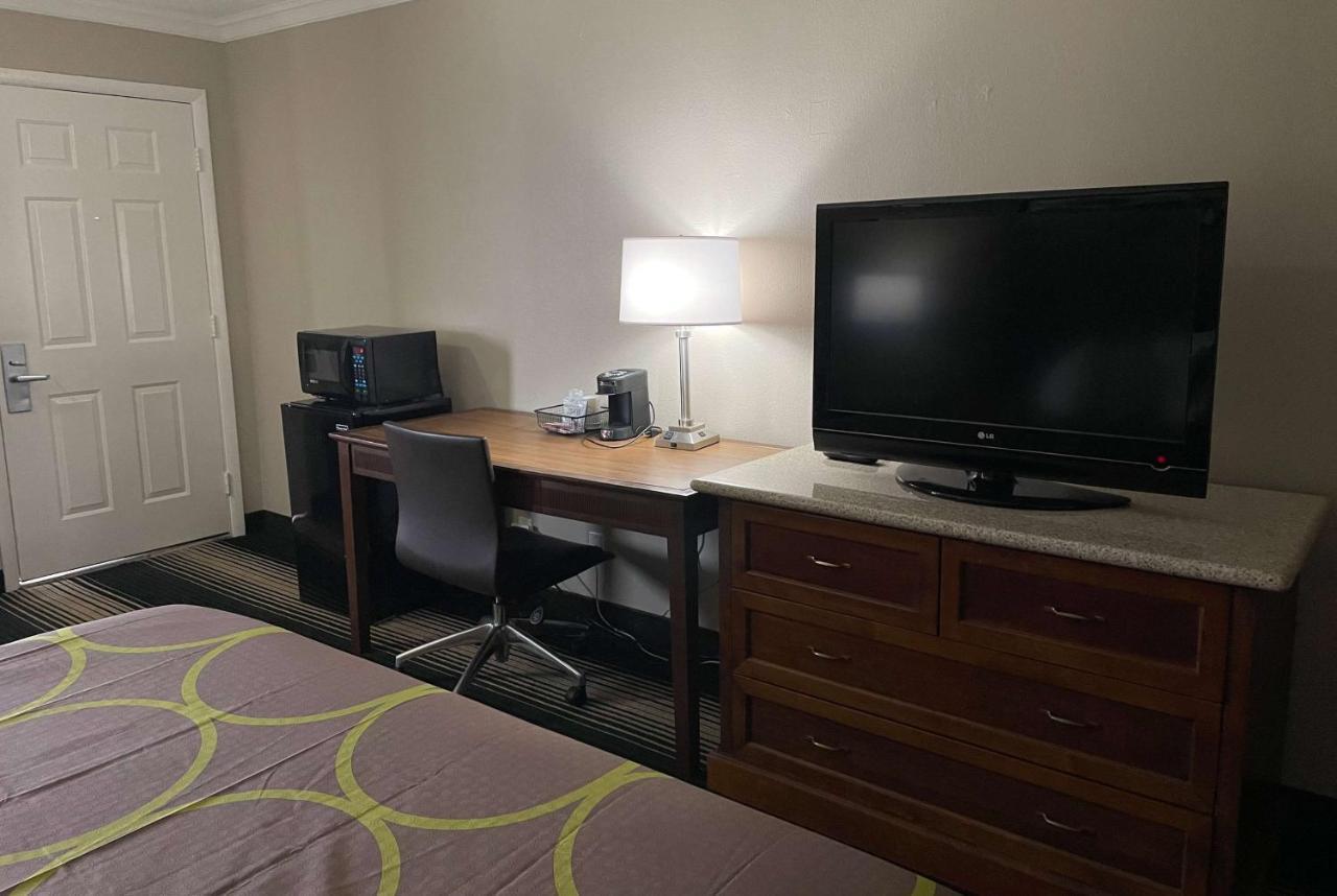 Deluxe Inn & Suites Junction City Eksteriør bilde