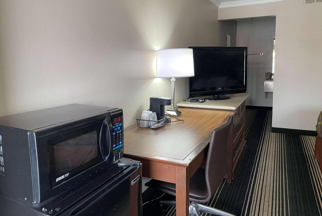 Deluxe Inn & Suites Junction City Eksteriør bilde