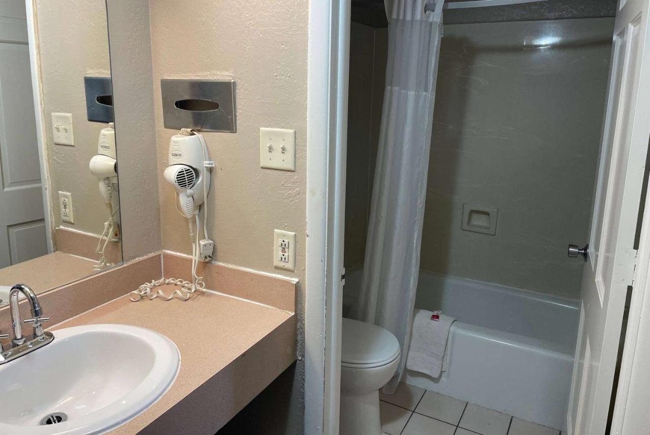 Deluxe Inn & Suites Junction City Eksteriør bilde