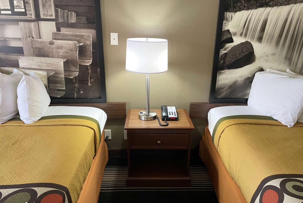 Deluxe Inn & Suites Junction City Eksteriør bilde