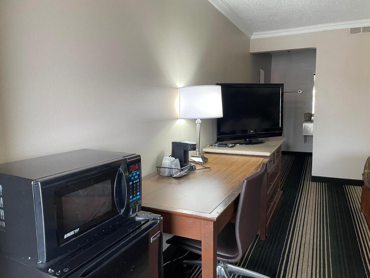 Deluxe Inn & Suites Junction City Eksteriør bilde