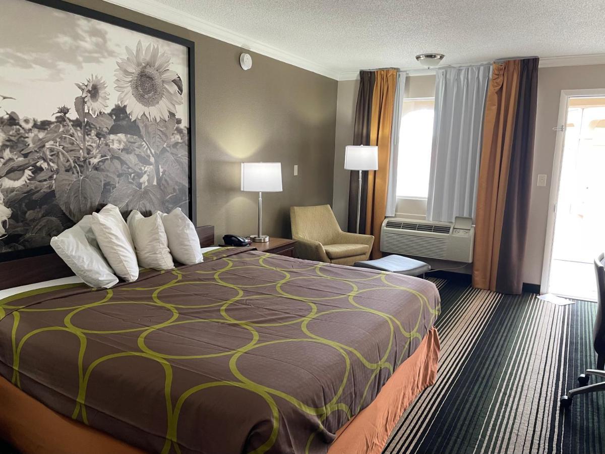 Deluxe Inn & Suites Junction City Eksteriør bilde