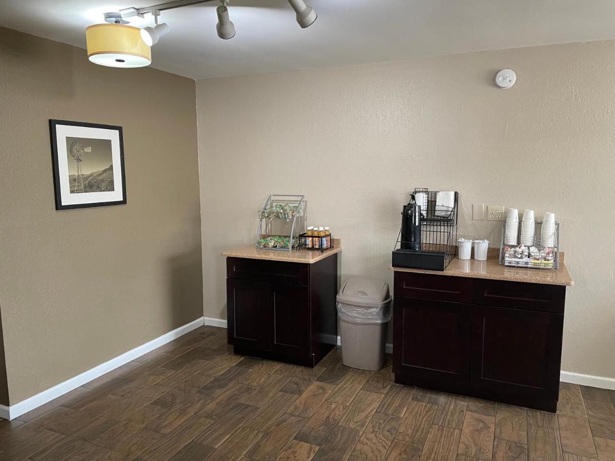 Deluxe Inn & Suites Junction City Eksteriør bilde