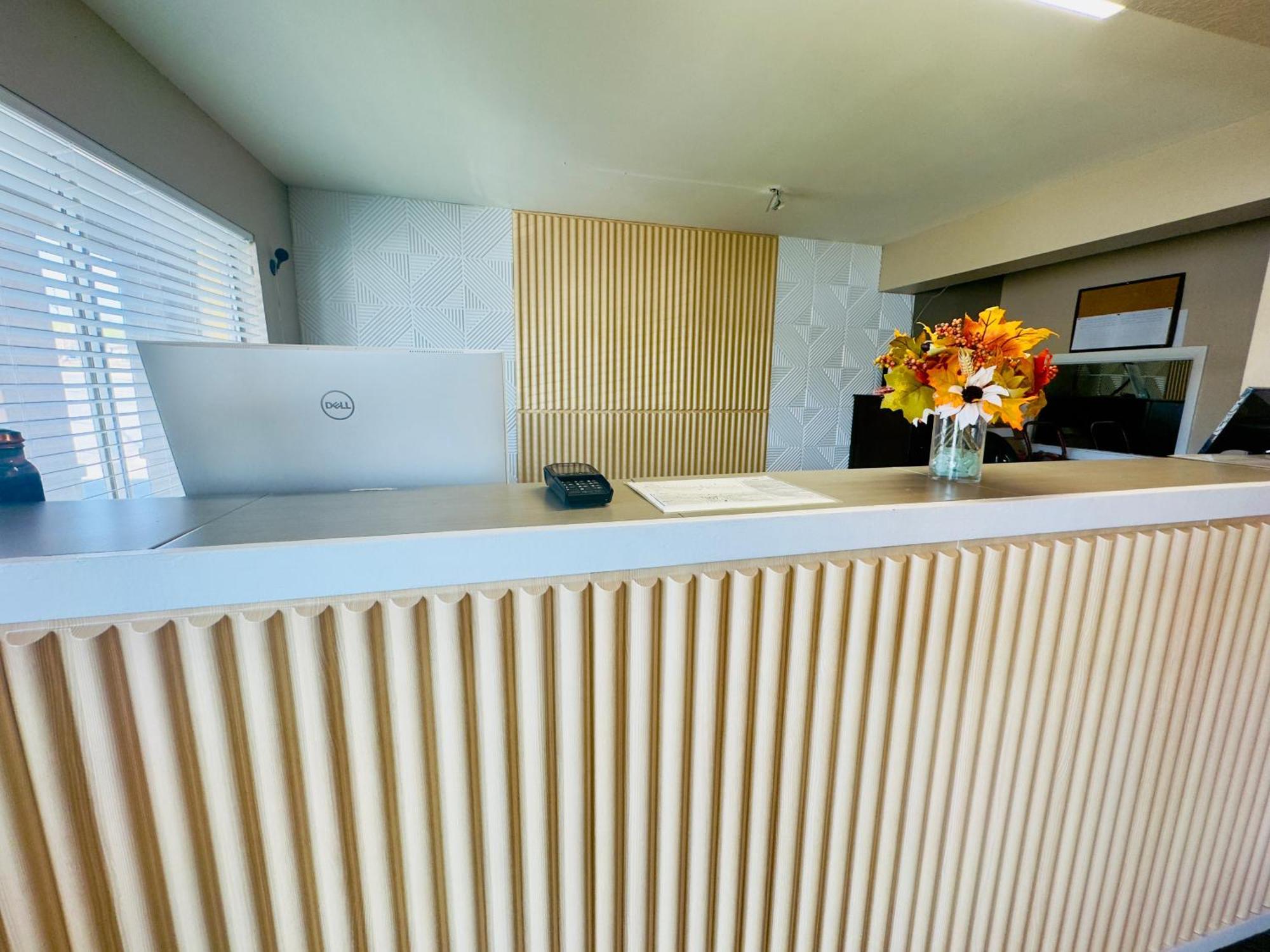 Deluxe Inn & Suites Junction City Eksteriør bilde