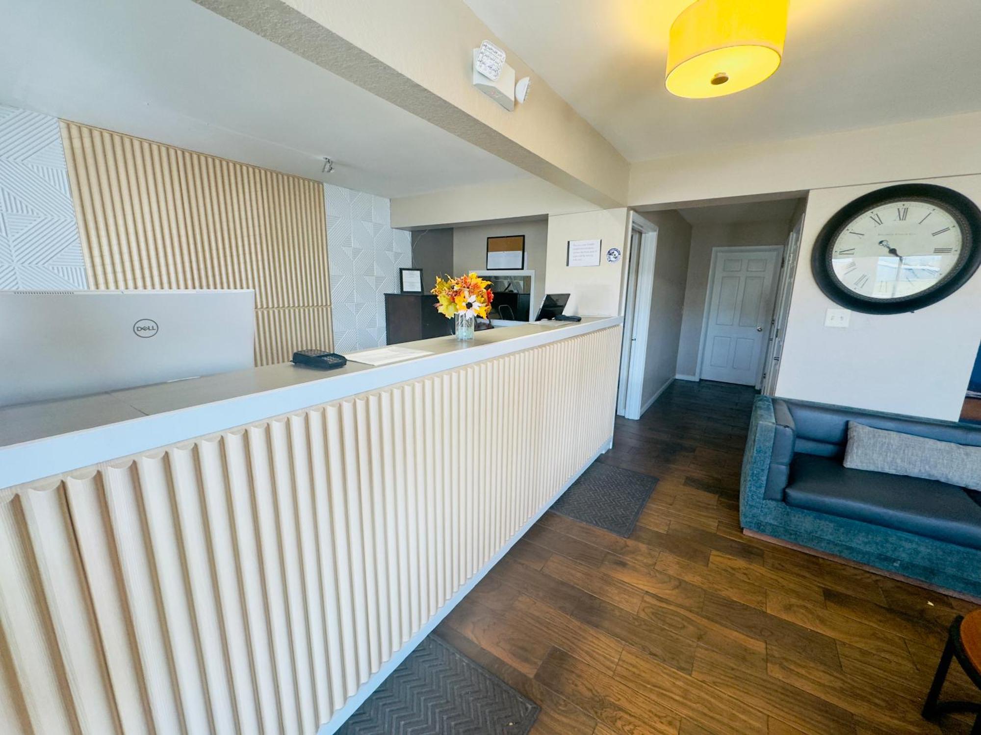 Deluxe Inn & Suites Junction City Eksteriør bilde