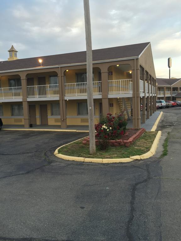 Deluxe Inn & Suites Junction City Eksteriør bilde