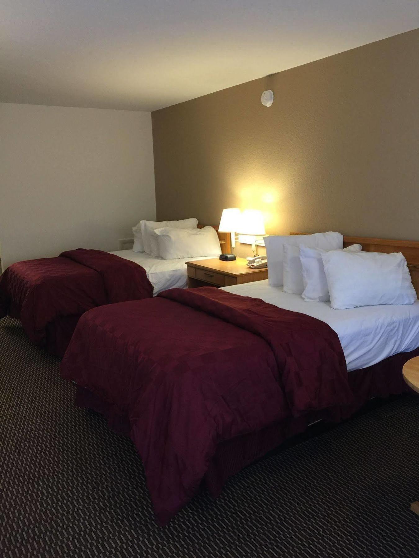 Deluxe Inn & Suites Junction City Eksteriør bilde